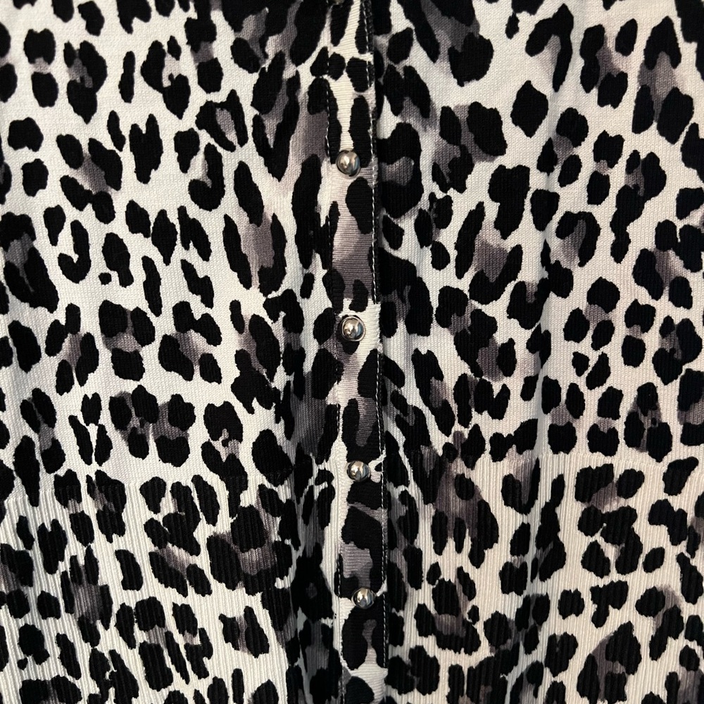 WHBM Button Up Top - Picture 6 of 6